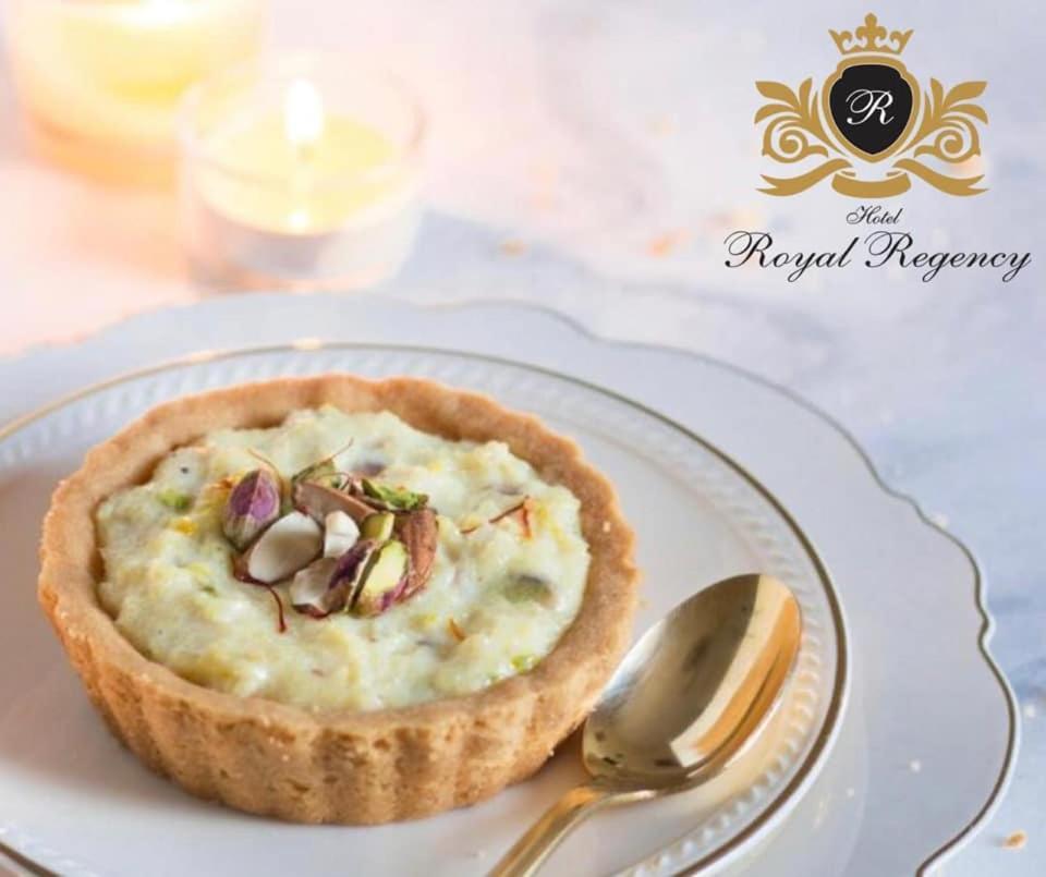 Hotel Royal Regency Bori  Екстер'єр фото