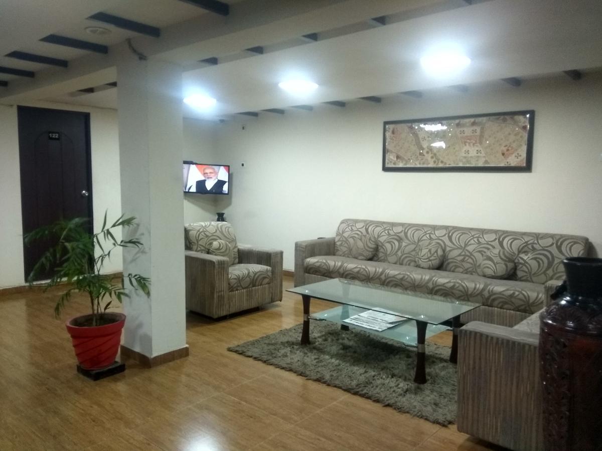 Hotel Royal Regency Bori  Екстер'єр фото