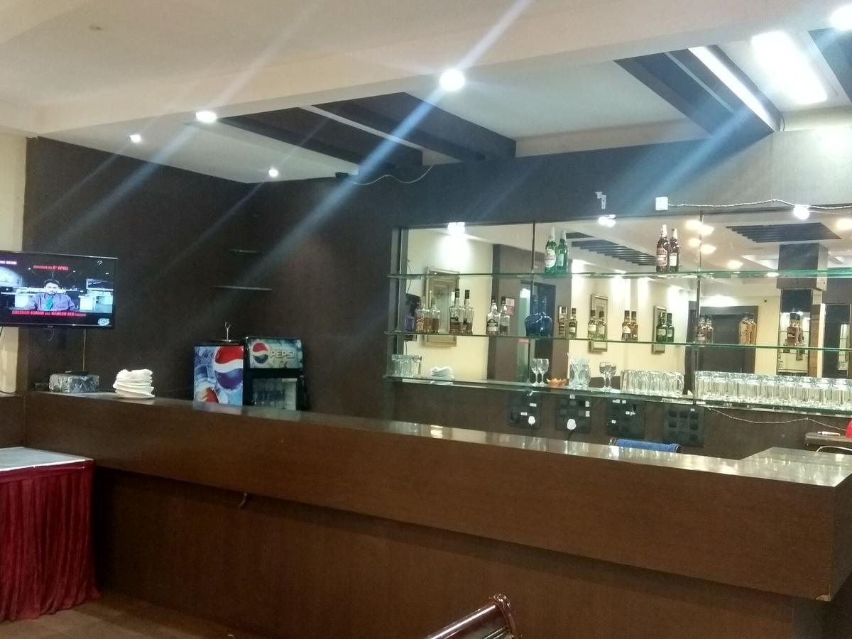 Hotel Royal Regency Bori  Екстер'єр фото