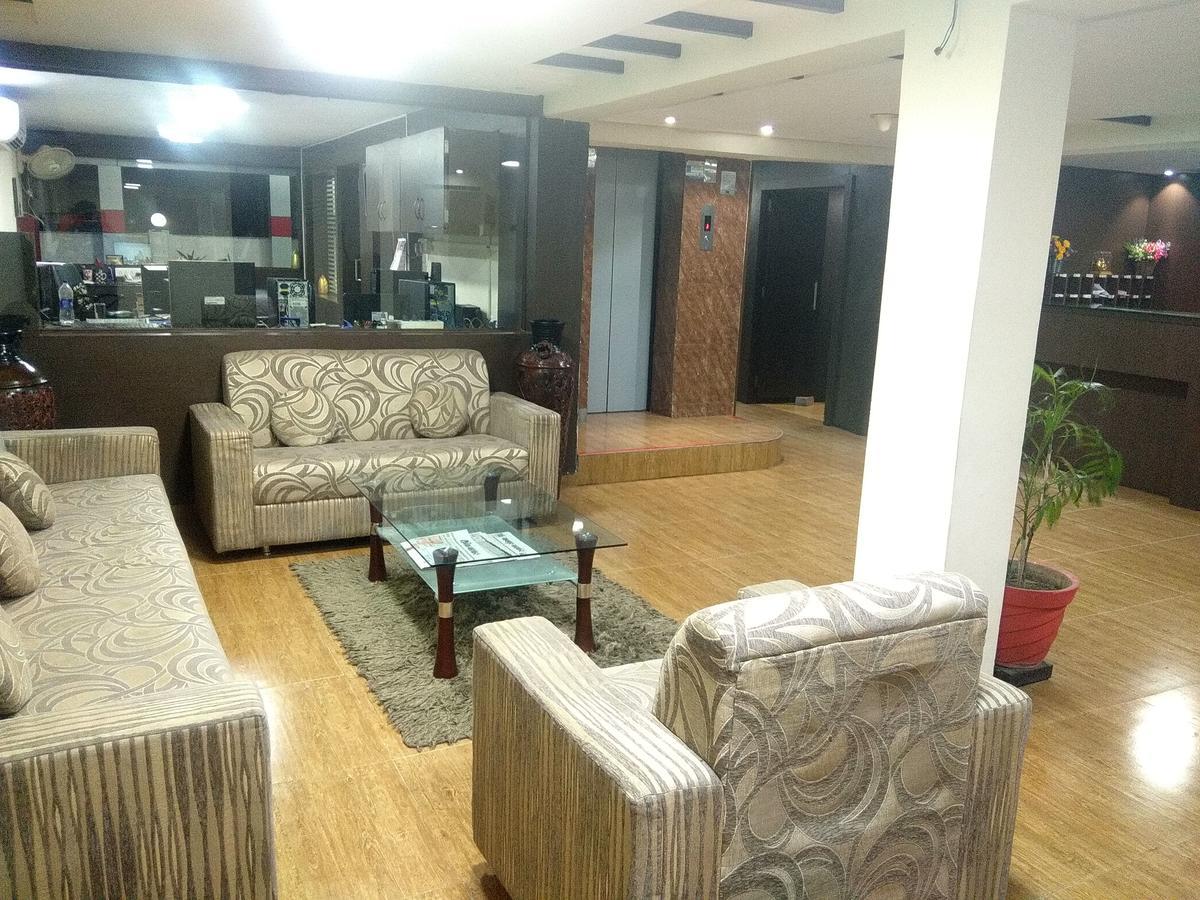 Hotel Royal Regency Bori  Екстер'єр фото