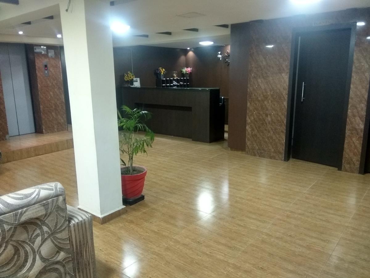 Hotel Royal Regency Bori  Екстер'єр фото