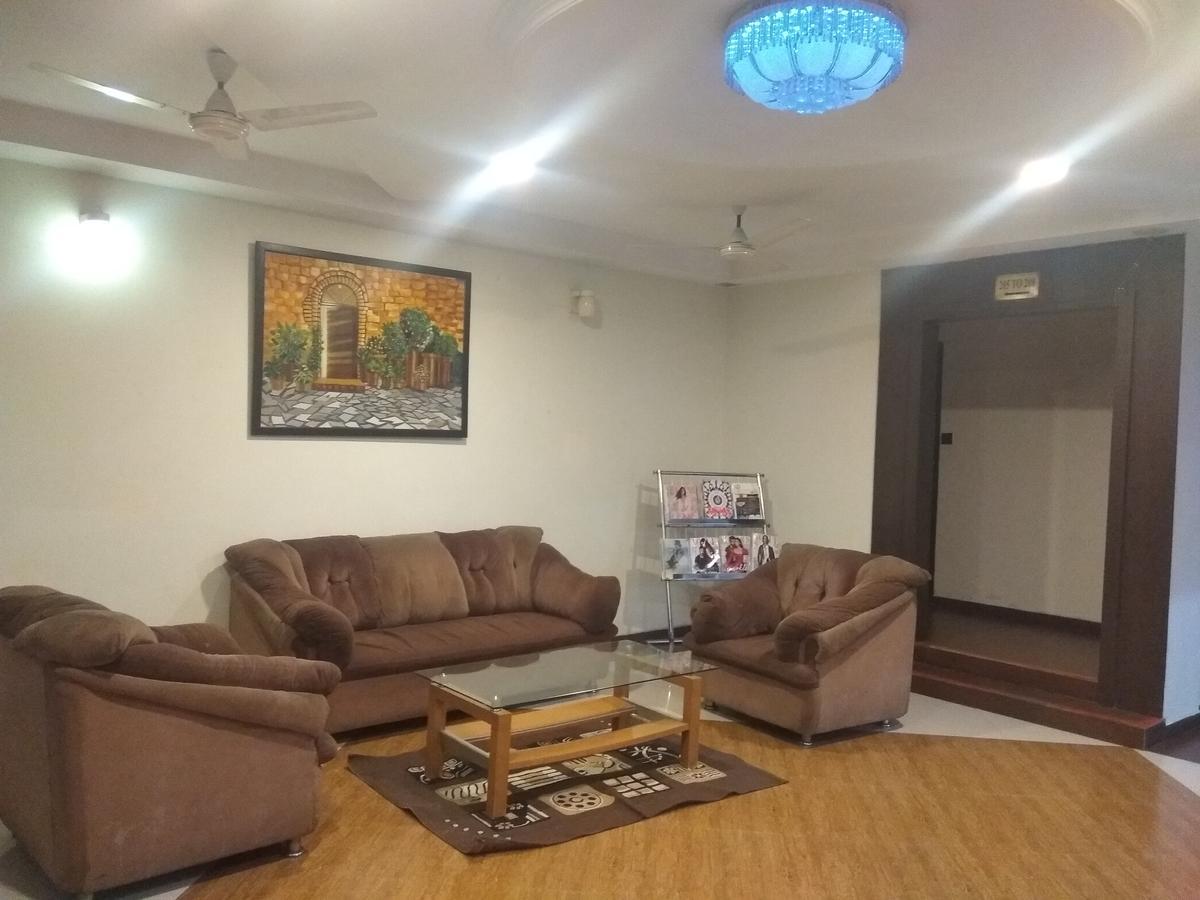 Hotel Royal Regency Bori  Екстер'єр фото